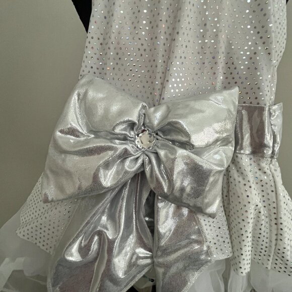 DO YOU WANT TO BUILD A SNOWMAN? - Picture 2 of 7